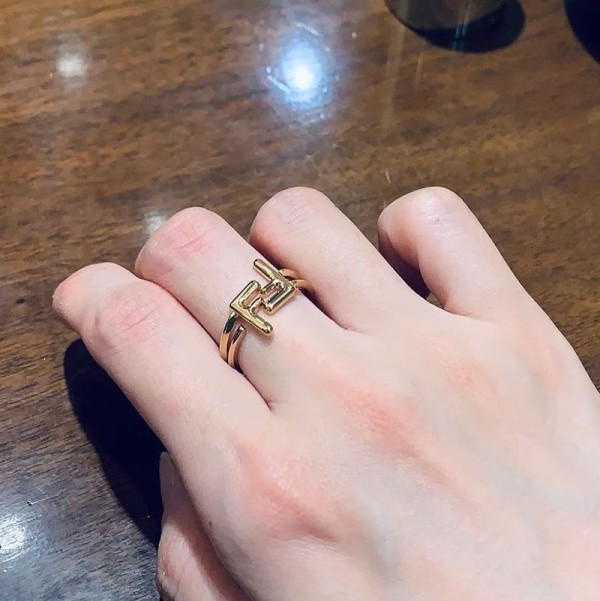 人気 フェンディ アクセサリー N級品 - ZC-AC-0OXY1ZQ