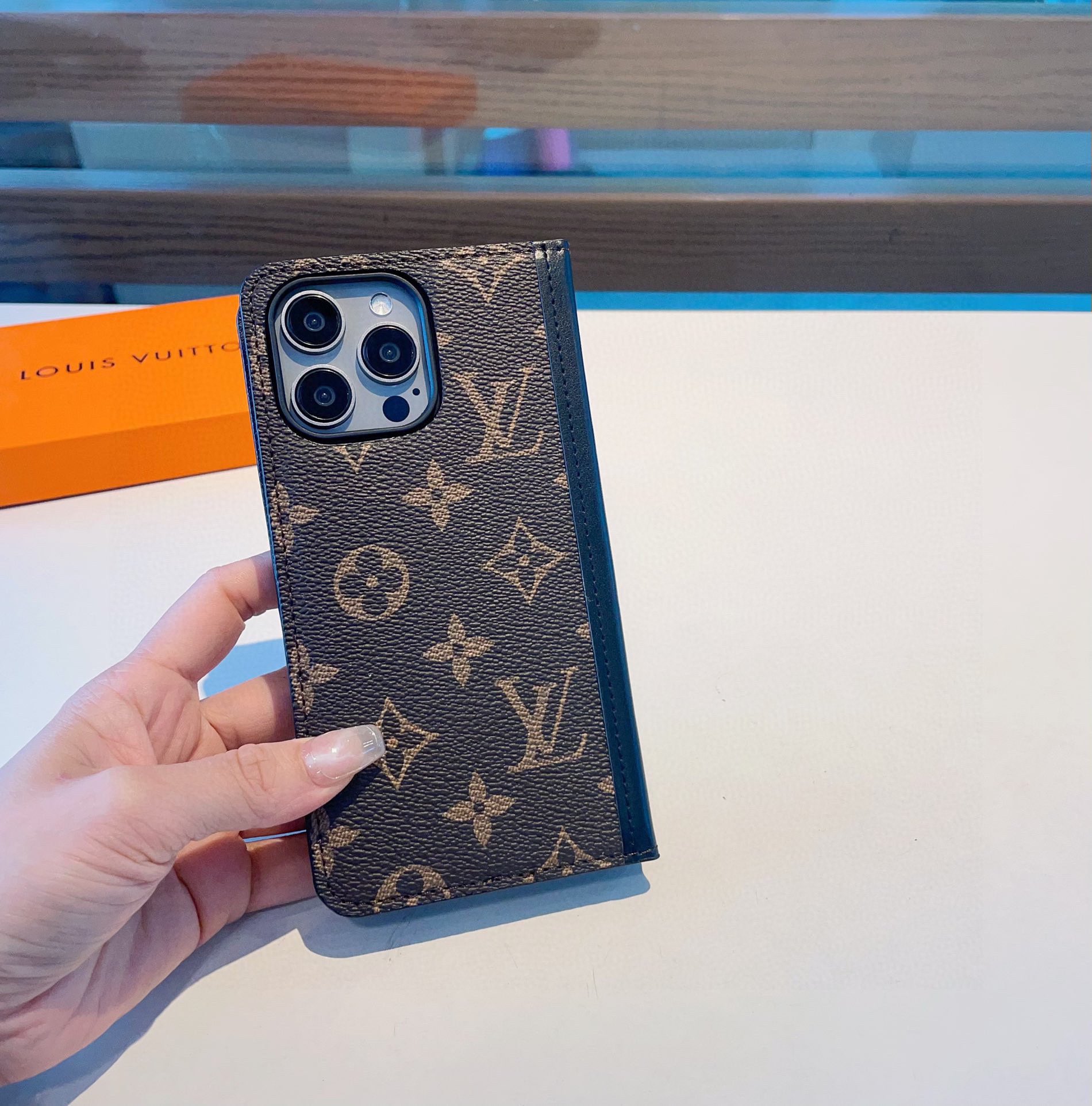 大人気 ルイ・ヴィトン iPhoneケース ブランドコピー - ZC-PC-0I9S7I5